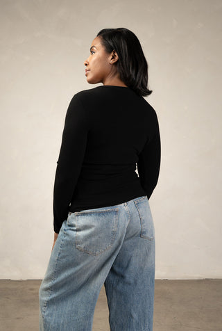 Ribbed Long Sleeve Scoop-Neck Top - The Jean